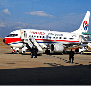吴圩机场货运航空快运业稳步发展的原因是什么？